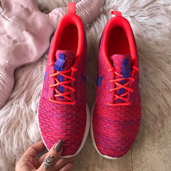 NWT Nike Roshe One Flyknit - Picture 4 of 8